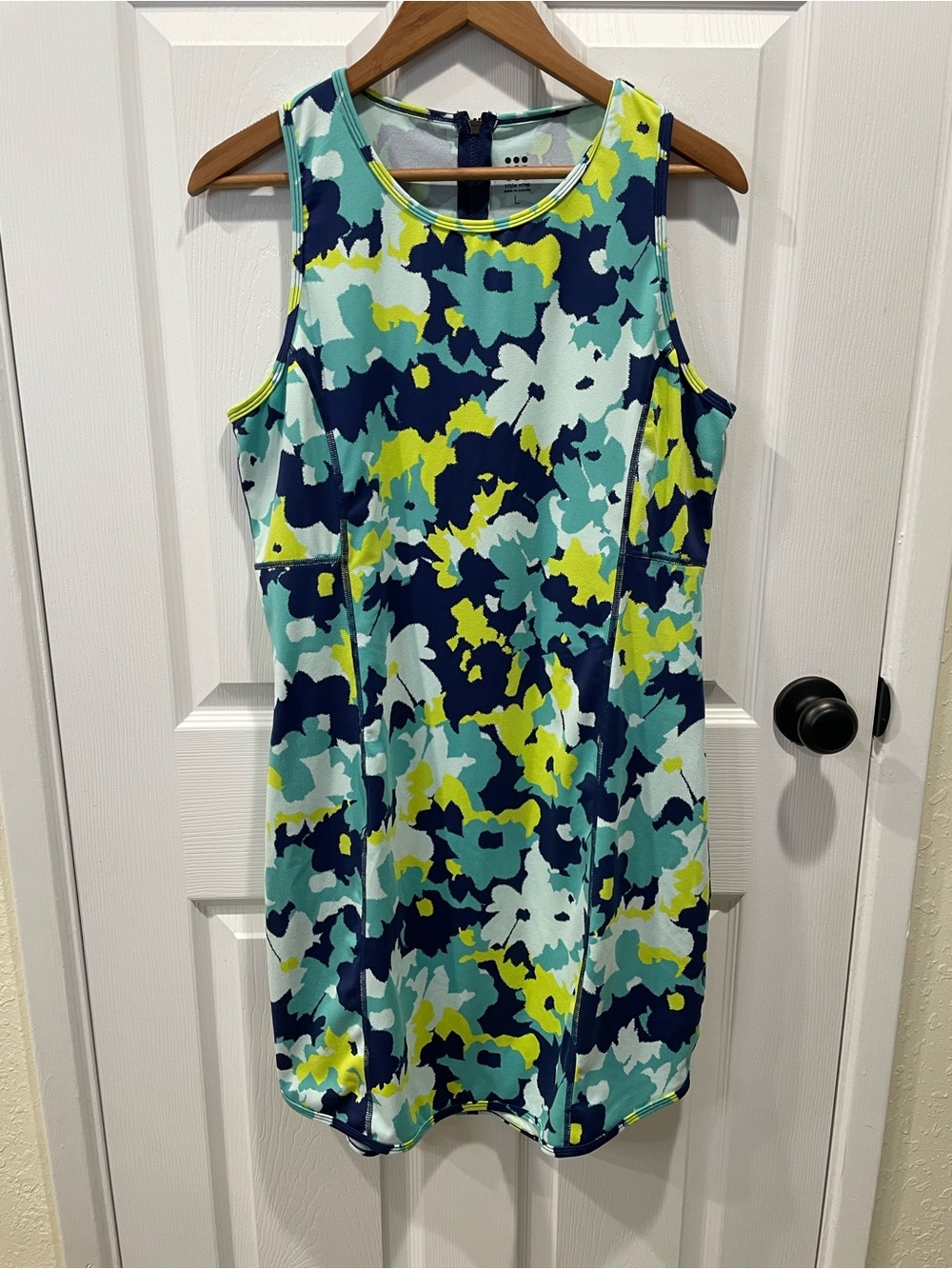 Title Nine Buttah Pieced Dress Large L Agua Sea Floral Athletic Sleeveless Mini